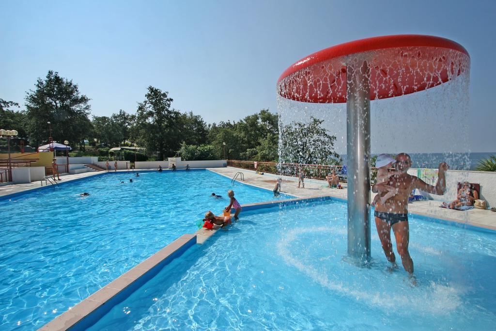 Mobile Homes Comfort Capri Bijela Uvala Mugeba Dış mekan fotoğraf